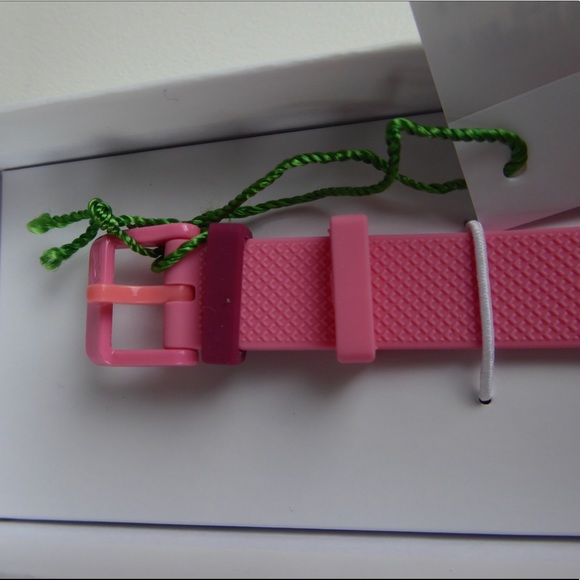 Lacoste Kids Ladies Pink Watch Silicone Strap NIB - Picture 6 of 8